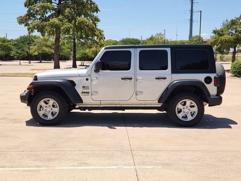Used 2022 Jeep Wrangler Unlimited Sport AWD/4WD image 4