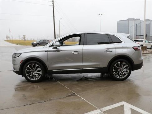 Used 2021 Lincoln Nautilus Reserve image 3