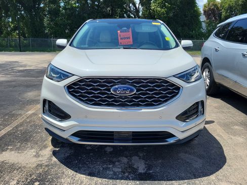 Used 2022 Ford Edge Titanium w/ Equipment Group 301A AWD/4WD image 2