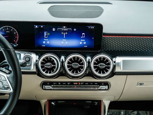 Certified 2025 Mercedes-Benz GLB 250 4MATIC image 11