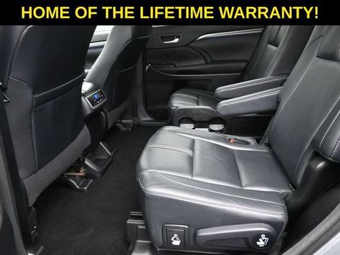 Used 2017 Toyota Highlander SE AWD/4WD image 27