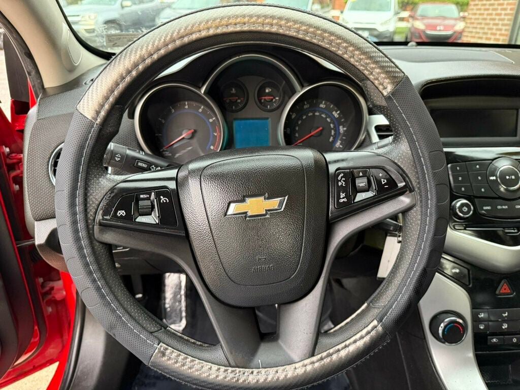 Used 2016 Chevrolet Cruze LT FWD image 14