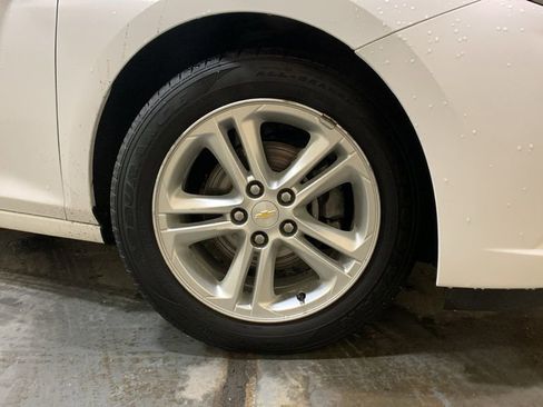 Used 2018 Chevrolet Cruze LT image 9