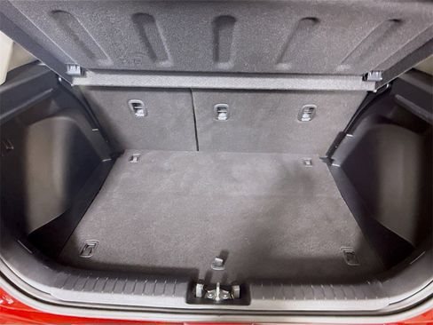 Used 2025 Hyundai Venue SEL image 27