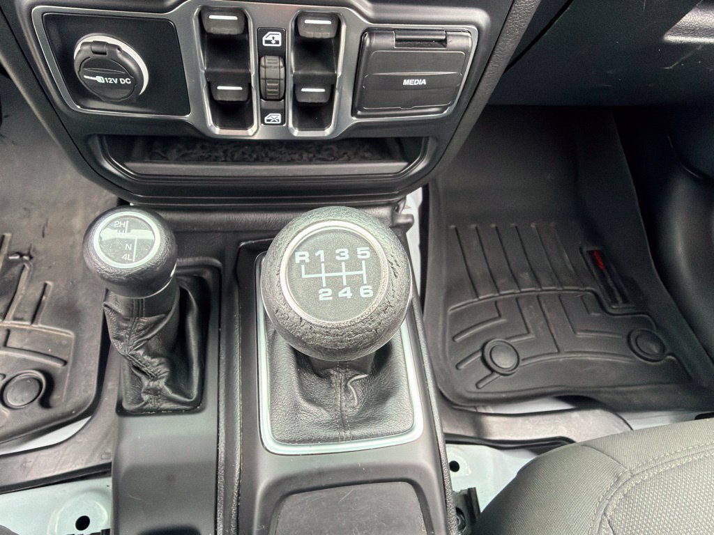 Used 2020 Jeep Gladiator Sport w/ Quick Order Package 23S AWD/4WD image 15
