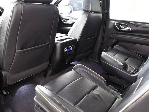 Used 2022 GMC Yukon XL SLT w/ SLT Premium Package AWD/4WD image 26