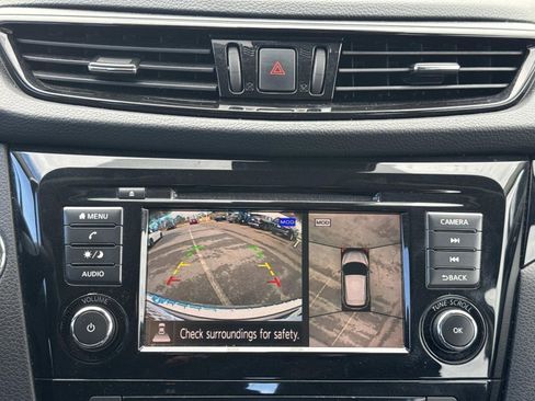 Used 2022 Nissan Rogue Sport SV w/ Technology Package image 10