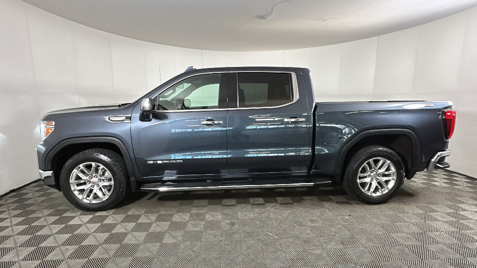 Used 2021 GMC Sierra 1500 SLT AWD/4WD image 7