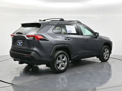 Used 2022 Toyota RAV4 XLE w/ Convenience Package AWD/4WD image 5