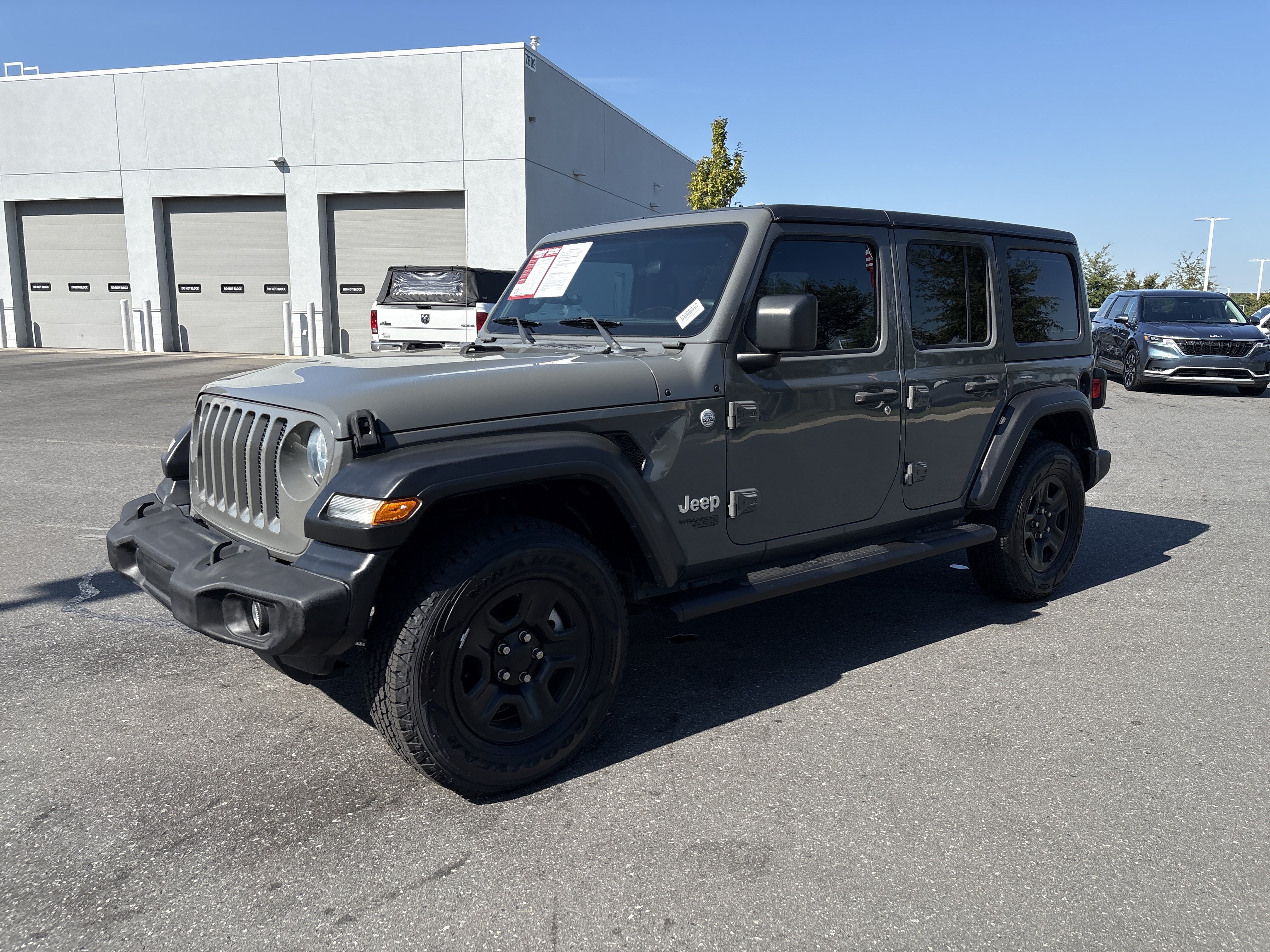 Used 2018 Jeep Wrangler Unlimited Sport AWD/4WD image 5