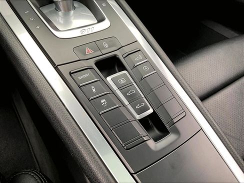 Used 2018 Porsche 911 Carrera image 34