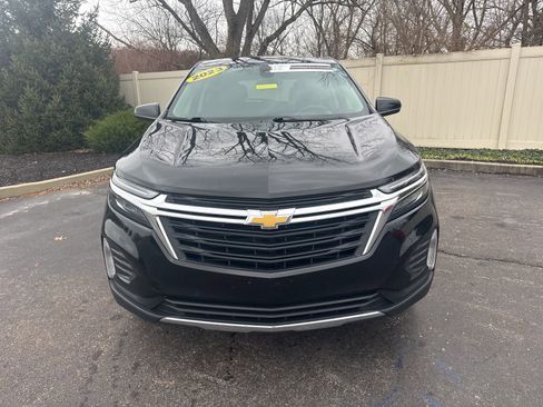 Used 2023 Chevrolet Equinox LT image 2