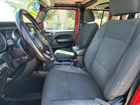 Used 2020 Jeep Gladiator Sport w/ Quick Order Package 24S AWD/4WD image 11
