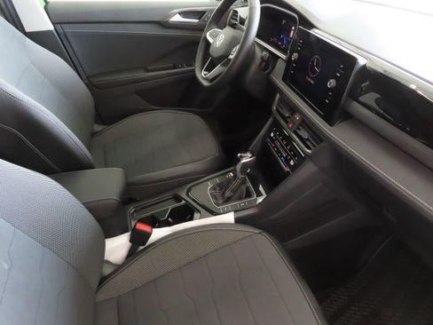New 2026 Volkswagen Taos SE FWD image 26
