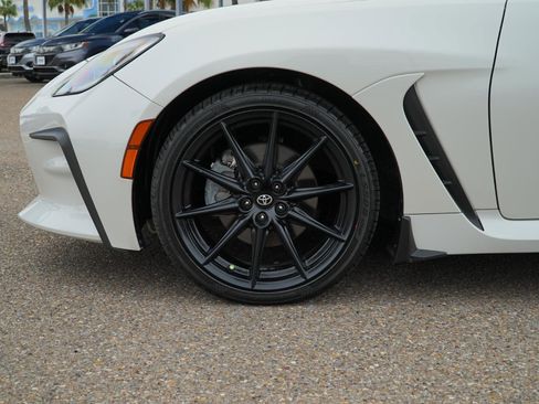 Used 2023 Toyota GR86 Premium image 12