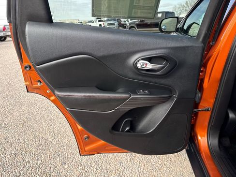Used 2015 Jeep Cherokee Trailhawk w/ Trailer Tow Group AWD/4WD image 25