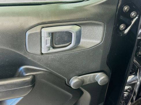 Used 2019 Jeep Wrangler Sport image 24