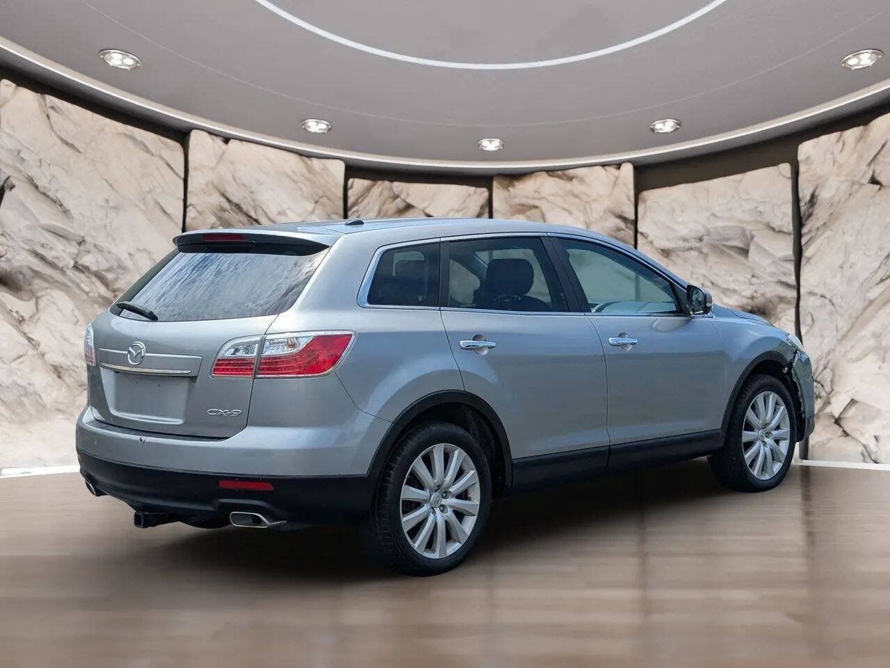Used 2010 MAZDA CX-9 Grand Touring w/ Moonroof & Bose Audio Pkg FWD image 11