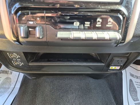 Used 2024 RAM 2500 Laramie image 24