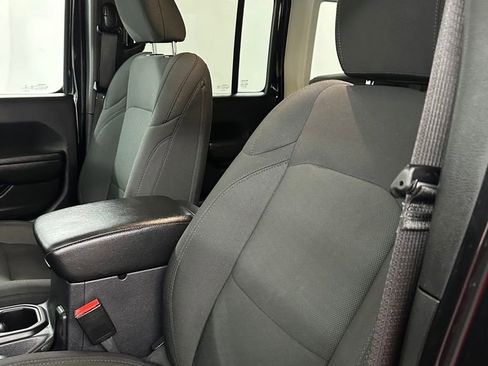 Used 2022 Jeep Wrangler Unlimited Sport image 11