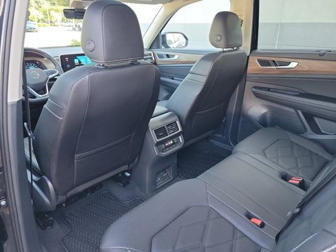 Used 2026 Volkswagen Atlas SE w/ Panoramic Sunroof Package FWD image 34