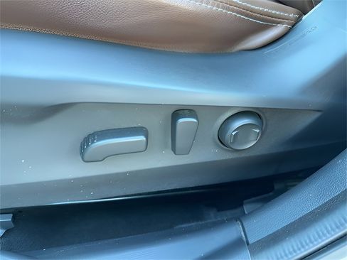 Used 2022 Subaru Outback Touring image 18