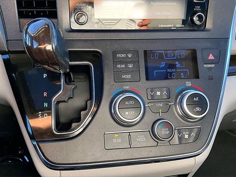 Used 2018 Toyota Sienna XLE Premium image 15