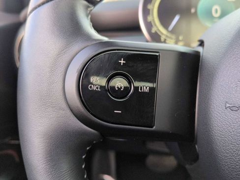 Certified 2023 MINI Cooper 4-Door Hardtop w/ Multitone Edition image 26