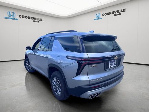Used 2025 Chevrolet Traverse LT w/ Driver Confidence Package FWD image 4