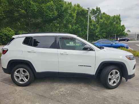 Used 2024 Jeep Compass Latitude AWD/4WD image 8