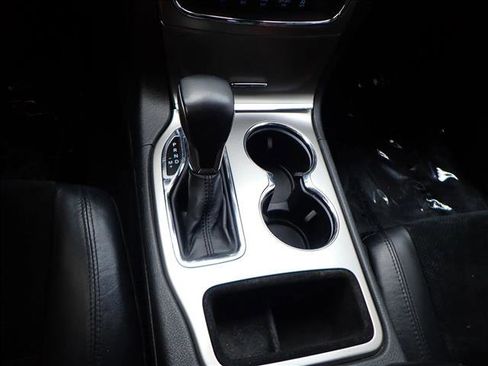 Used 2018 Jeep Grand Cherokee Altitude image 22