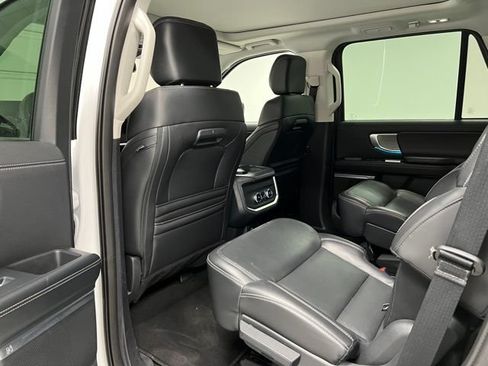 Used 2025 Ford Expedition Platinum AWD/4WD image 44