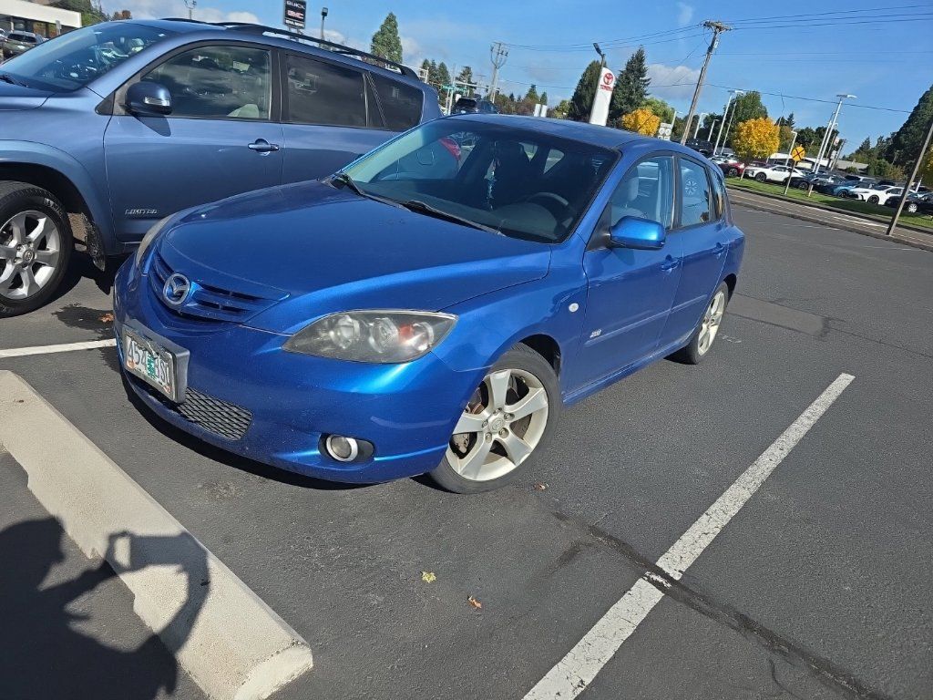 Used 2005 MAZDA MAZDA3 s w/ Moonroof & 6-CD Pkg FWD image 3