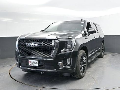 Used 2024 GMC Yukon XL SLT w/ SLT Luxury Package AWD/4WD image 7