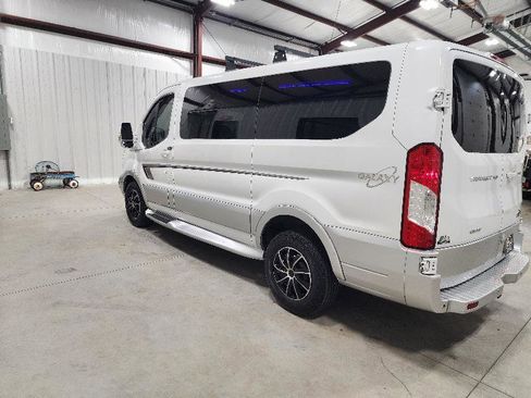 Used 2017 Ford Transit 150 XLT image 6