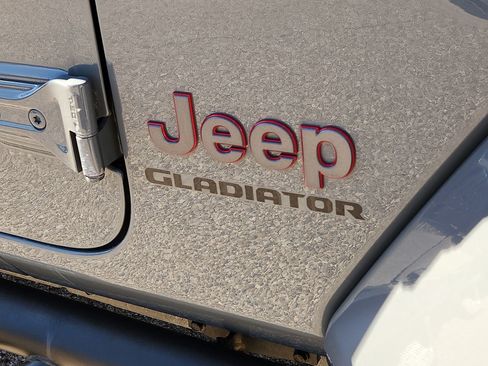 Used 2022 Jeep Gladiator Rubicon w/ LED Lighting Group image 8