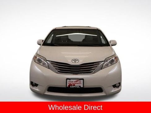 Used 2017 Toyota Sienna XLE w/ XLE Navigation Package AWD/4WD image 6