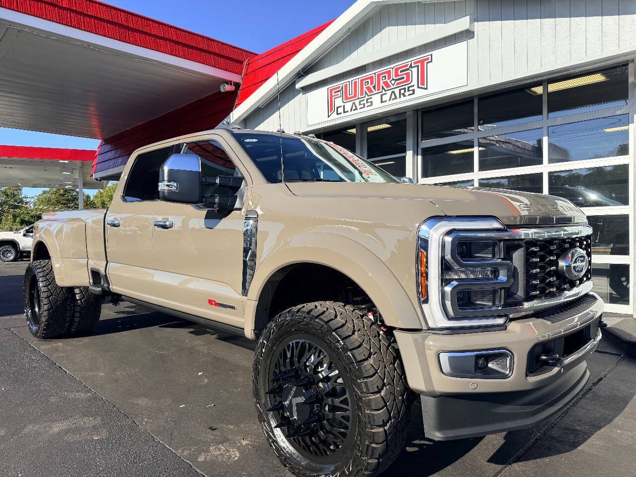 Used 2027 Ford F450 Platinum w/ Platinum Plus Package AWD/4WD image 16