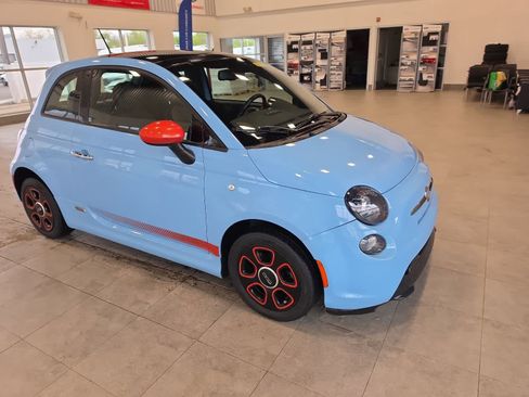 Used 2015 FIAT 500 e w/ Esport Package FWD image 5