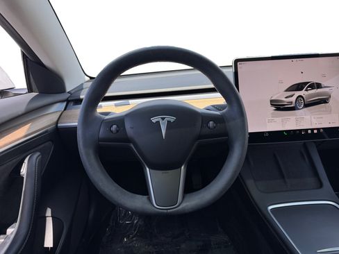 Used 2023 Tesla Model 3 Standard Range RWD image 12