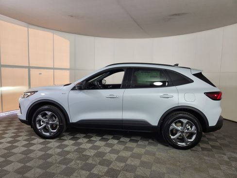 New 2026 Ford Escape ST-Line w/ Tech Pack #1 AWD/4WD image 4