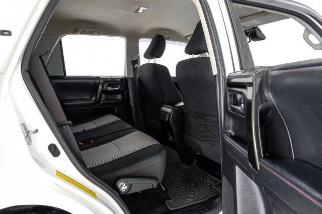 Used 2020 Toyota 4Runner TRD Off-Road AWD/4WD image 41