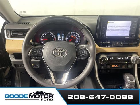 Used 2021 Toyota RAV4 XLE Premium AWD/4WD image 12