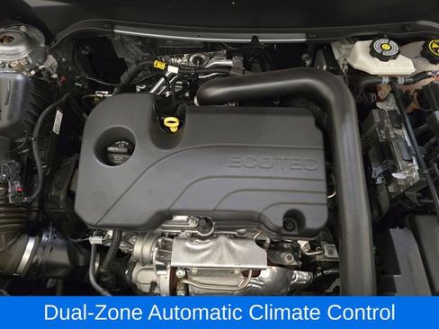 Used 2023 GMC Terrain SLE w/ Driver Convenience Package image 12