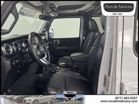 Used 2021 Jeep Wrangler Unlimited Sahara AWD/4WD image 17