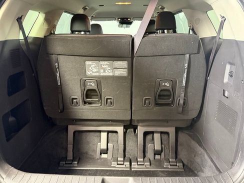Used 2026 Kia Carnival FWD image 26