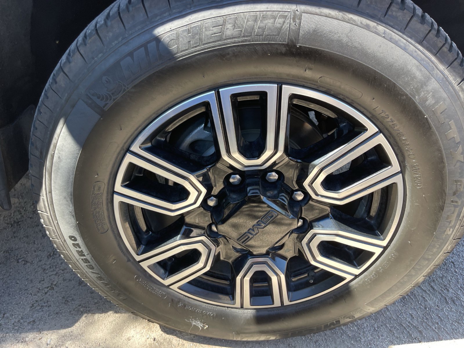 Used 2020 GMC Sierra 2500 AT4 w/ AT4 Premium Package AWD/4WD image 4