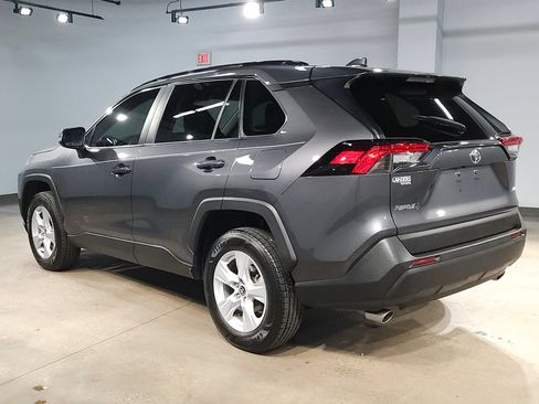 Used 2021 Toyota RAV4 XLE FWD image 5