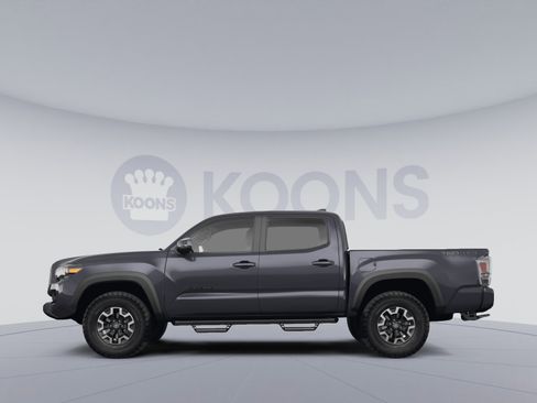 Used 2022 Toyota Tacoma Limited AWD/4WD image 2