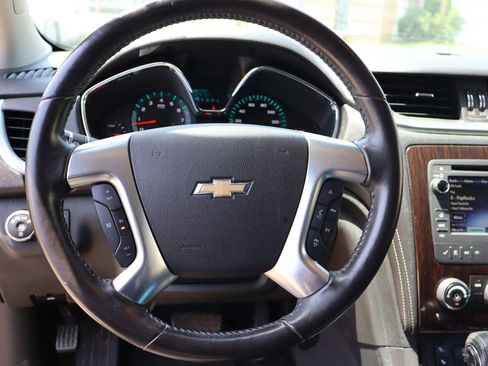 Used 2016 Chevrolet Traverse LT w/ Style and Technology Package image 19